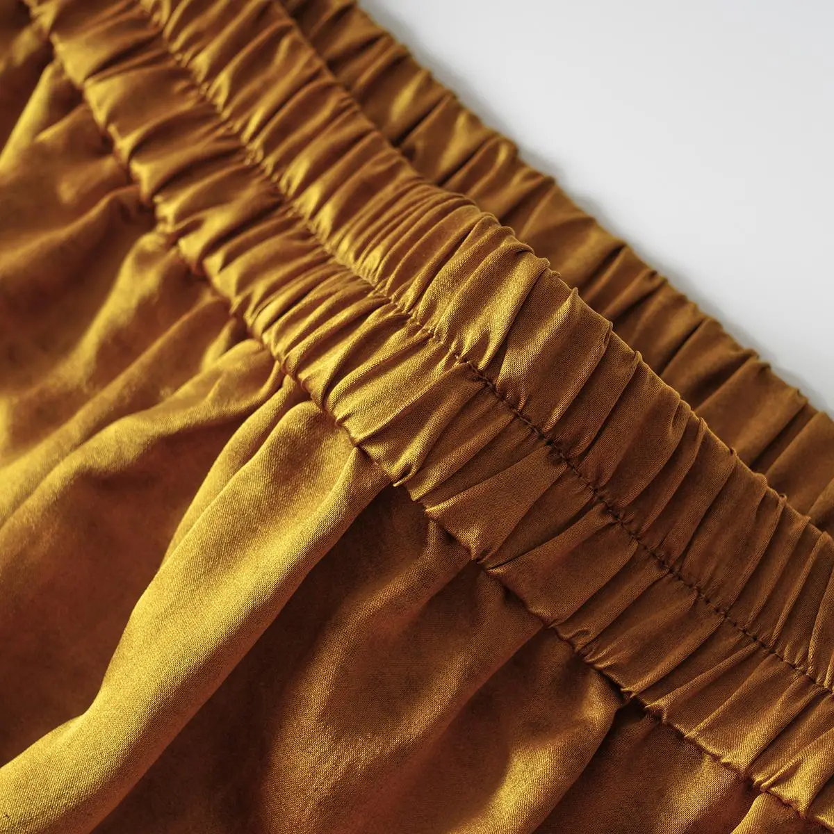 Golden Satin Turtle Xiang Yun Sha Shorts for man and women